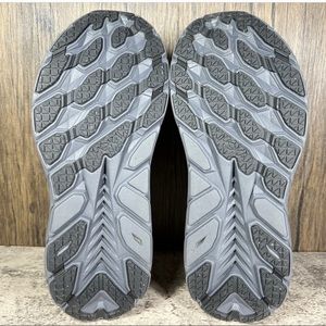 Hoka One One Clifton 8 Running Walking Shoes Men’s 8D or Woman’s 9.5 Black/Grey